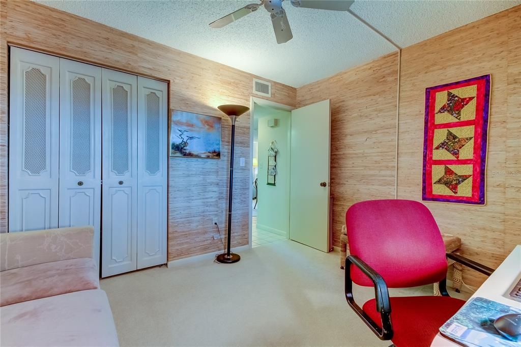 For Sale: $295,000 (2 beds, 2 baths, 1055 Square Feet)