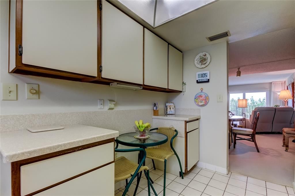 For Sale: $295,000 (2 beds, 2 baths, 1055 Square Feet)