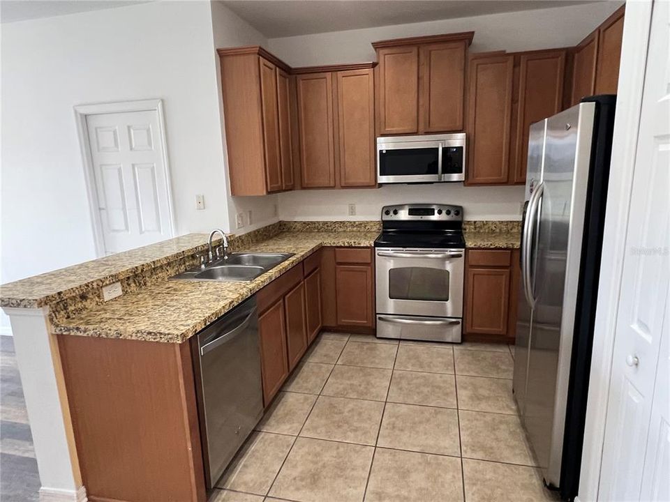 For Sale: $324,000 (3 beds, 2 baths, 1467 Square Feet)