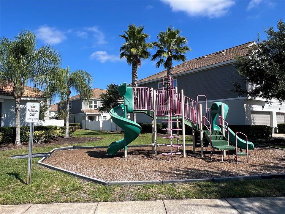 For Sale: $324,000 (3 beds, 2 baths, 1467 Square Feet)