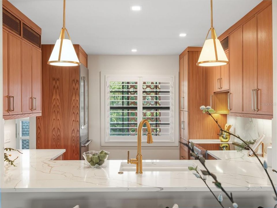 For Sale: $1,195,000 (2 beds, 2 baths, 1267 Square Feet)