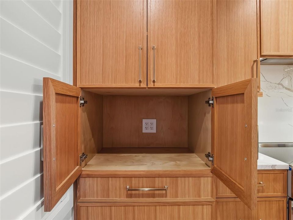 For Sale: $1,195,000 (2 beds, 2 baths, 1267 Square Feet)