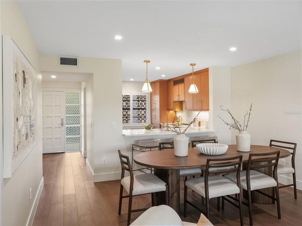 For Sale: $1,195,000 (2 beds, 2 baths, 1267 Square Feet)