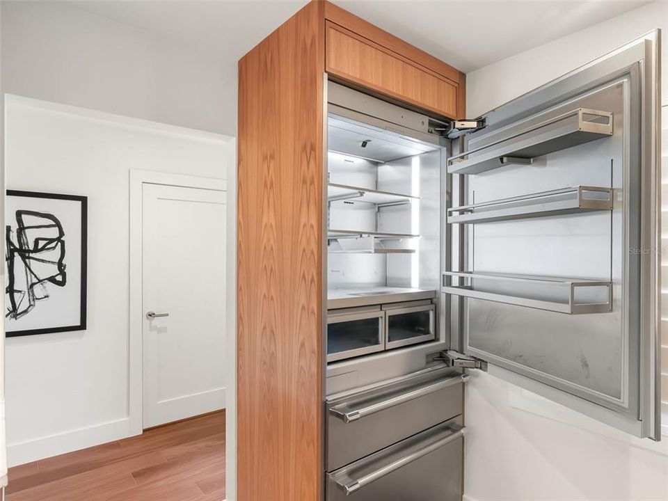 For Sale: $1,195,000 (2 beds, 2 baths, 1267 Square Feet)