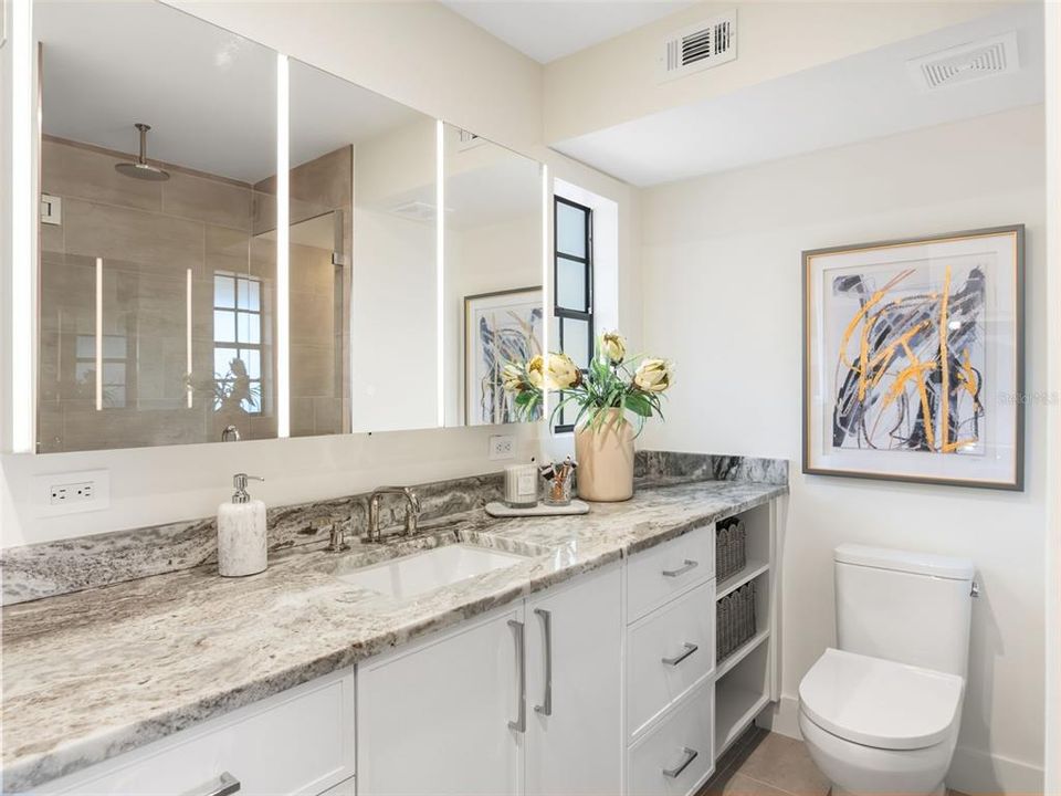 For Sale: $1,195,000 (2 beds, 2 baths, 1267 Square Feet)