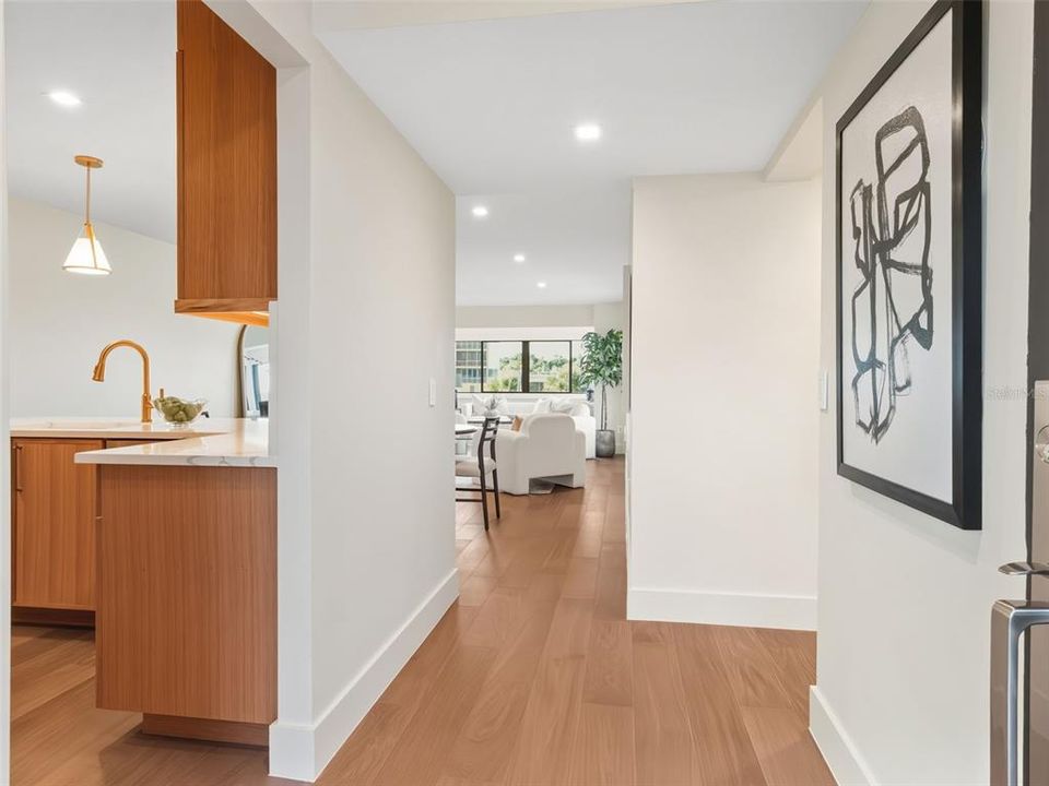 For Sale: $1,195,000 (2 beds, 2 baths, 1267 Square Feet)