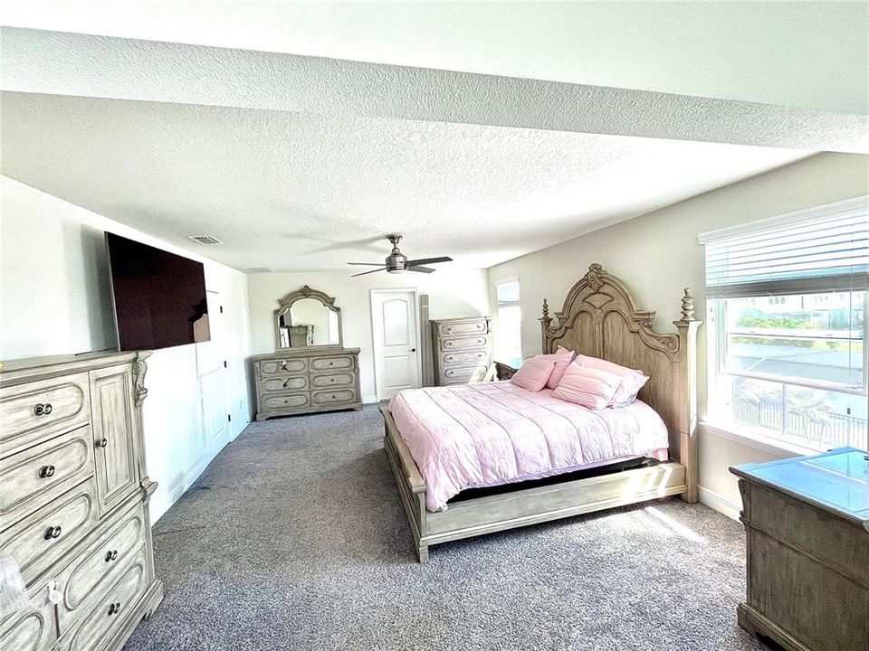 For Sale: $1,100,000 (4 beds, 3 baths, 3277 Square Feet)