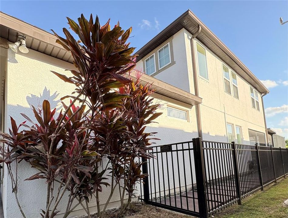 For Sale: $1,100,000 (4 beds, 3 baths, 3277 Square Feet)