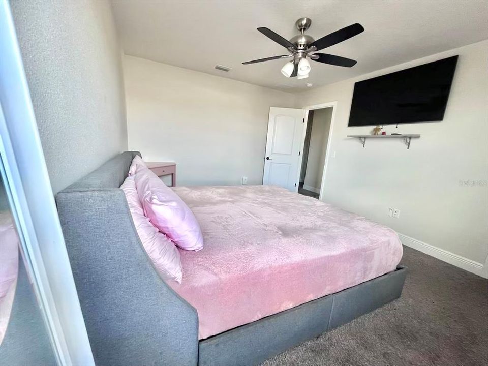 For Sale: $1,100,000 (4 beds, 3 baths, 3277 Square Feet)