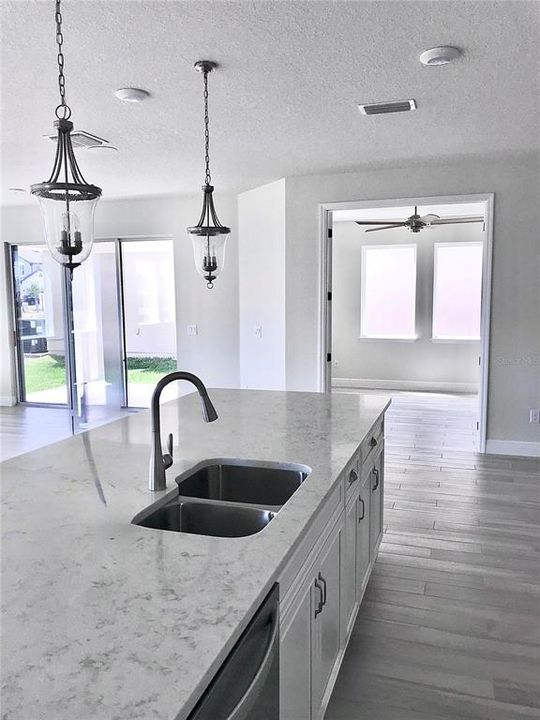 For Sale: $1,100,000 (4 beds, 3 baths, 3277 Square Feet)