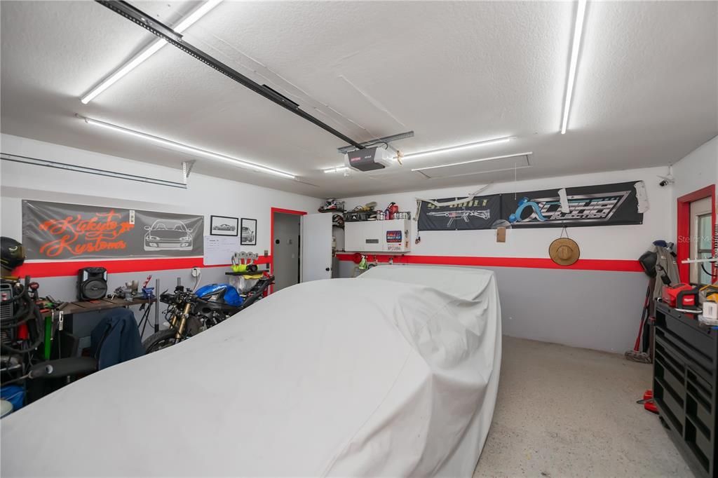 Active With Contract: $264,000 (3 beds, 2 baths, 1427 Square Feet)