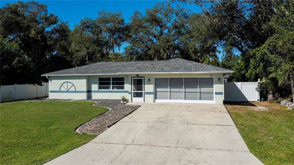 Active With Contract: $264,000 (3 beds, 2 baths, 1427 Square Feet)