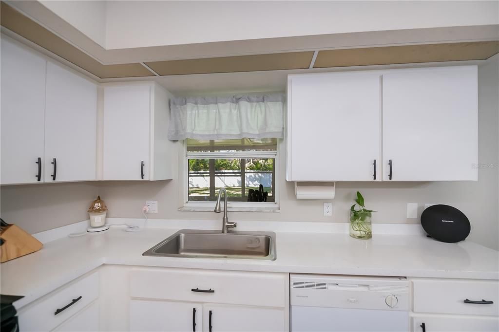 Active With Contract: $264,000 (3 beds, 2 baths, 1427 Square Feet)