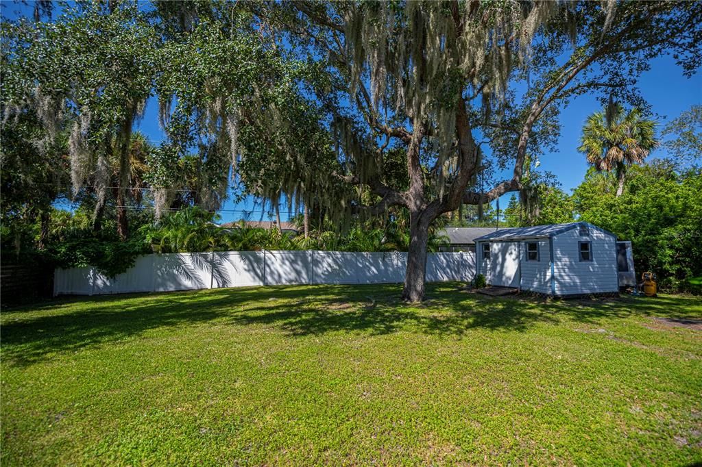 Active With Contract: $264,000 (3 beds, 2 baths, 1427 Square Feet)