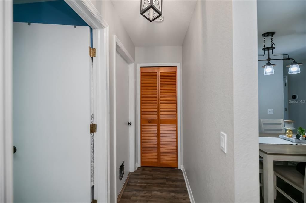 Active With Contract: $264,000 (3 beds, 2 baths, 1427 Square Feet)