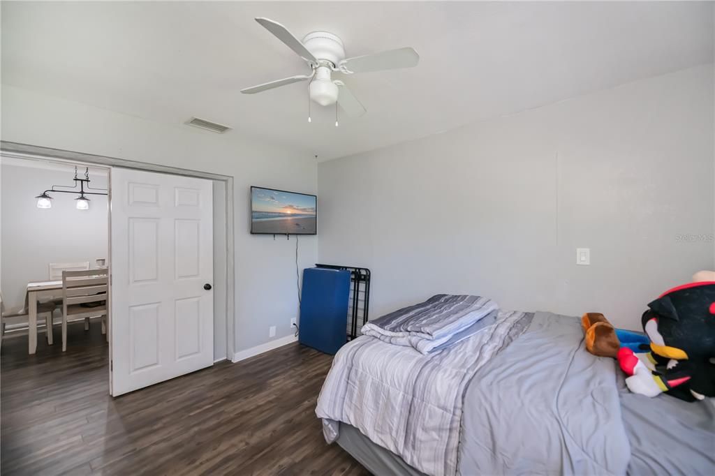 Active With Contract: $264,000 (3 beds, 2 baths, 1427 Square Feet)