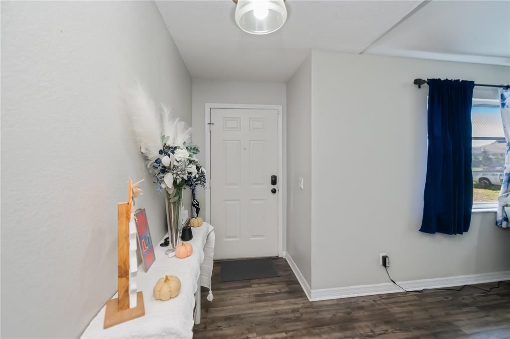 Active With Contract: $264,000 (3 beds, 2 baths, 1427 Square Feet)