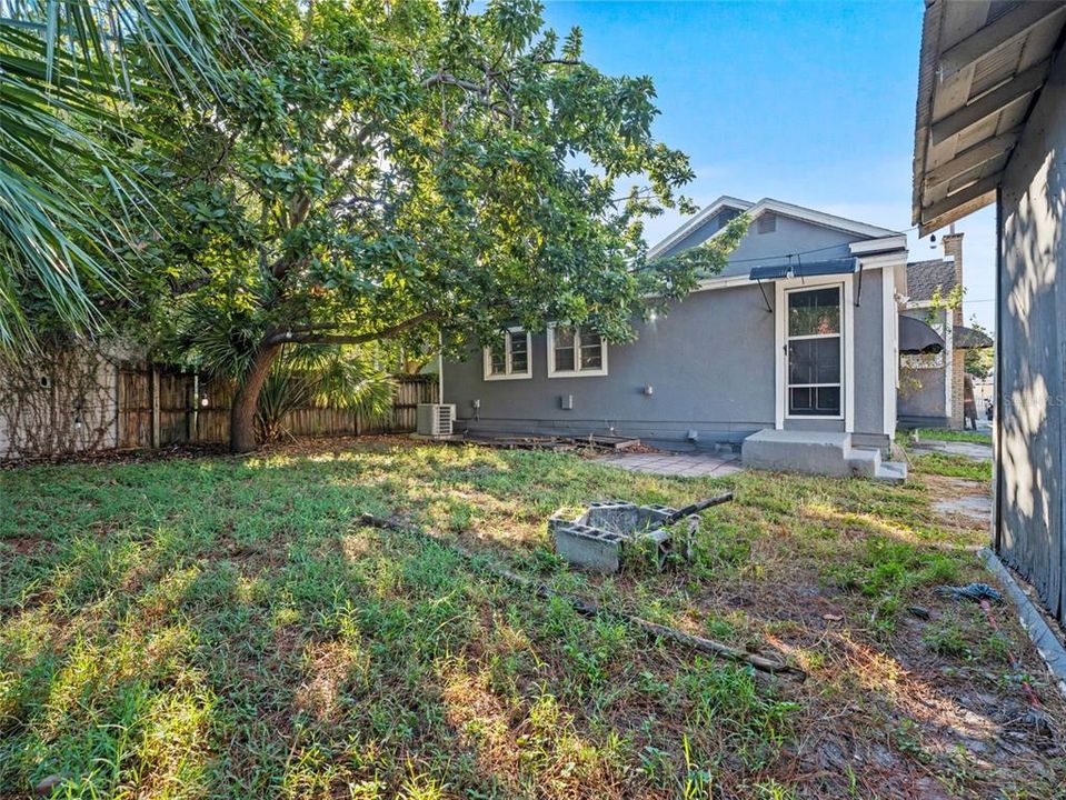 For Sale: $479,000 (4 beds, 2 baths, 1505 Square Feet)