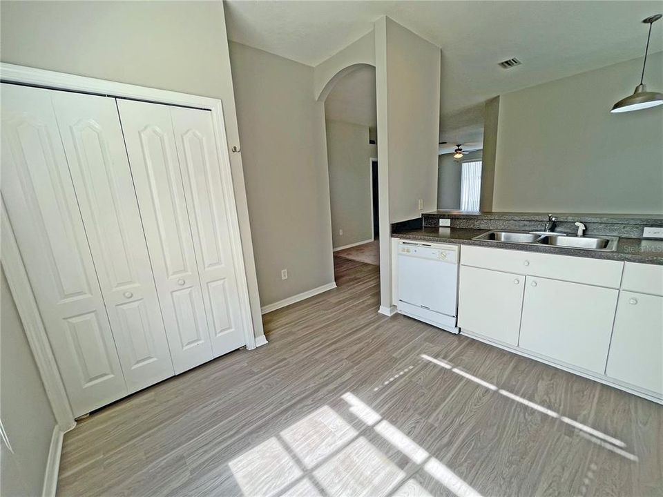 В аренду: $2,250 (3 спален, 2 ванн, 1517 Квадратных фут)