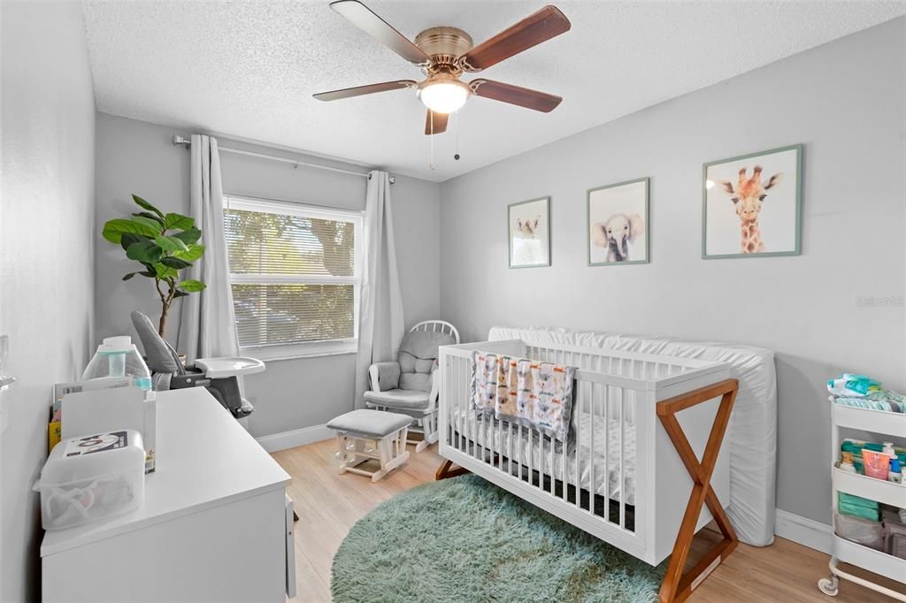 Active With Contract: $284,900 (3 beds, 1 baths, 918 Square Feet)