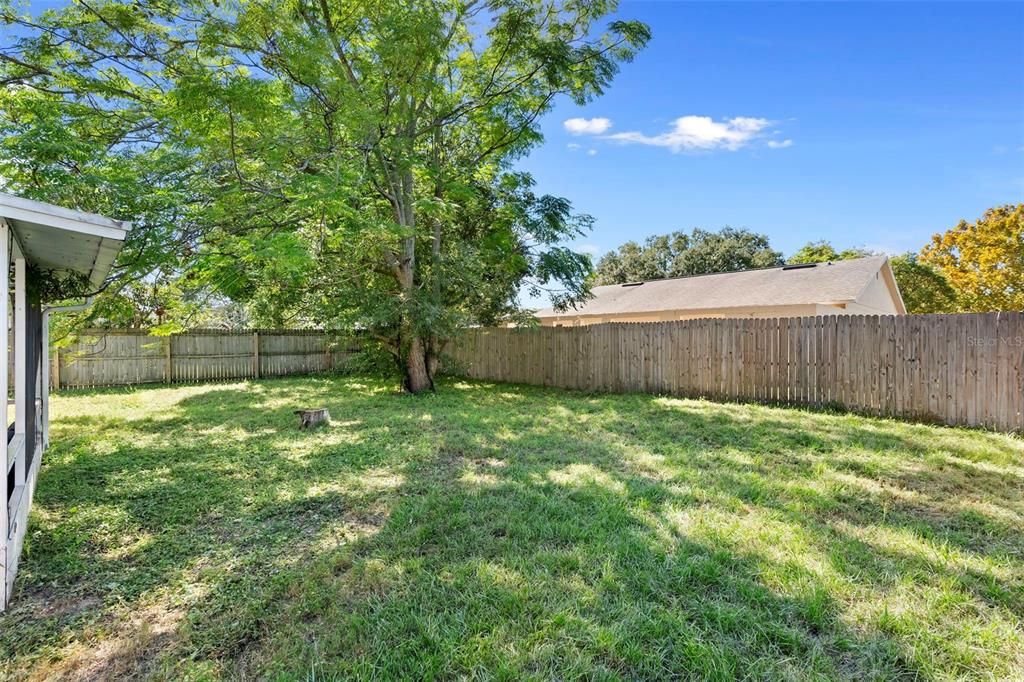 Active With Contract: $284,900 (3 beds, 1 baths, 918 Square Feet)