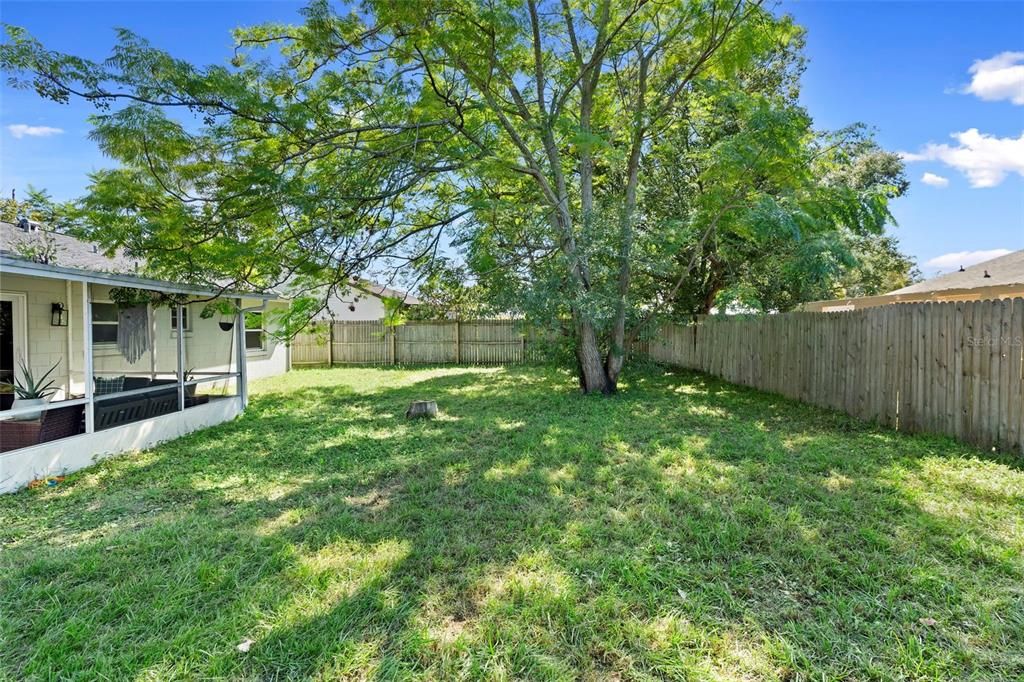 Active With Contract: $284,900 (3 beds, 1 baths, 918 Square Feet)