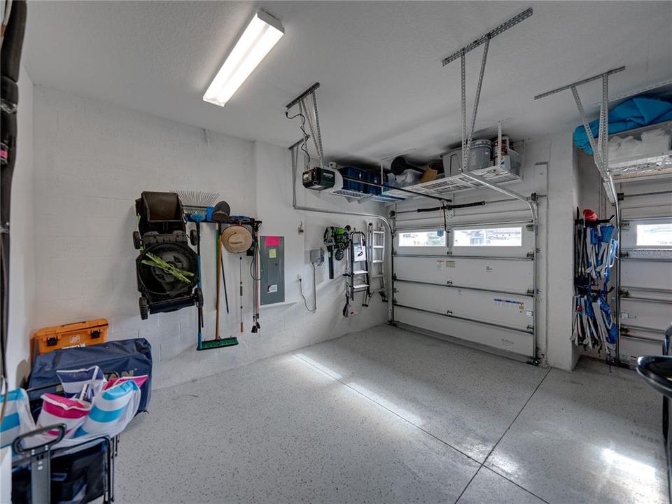 For Sale: $895,000 (4 beds, 3 baths, 2552 Square Feet)