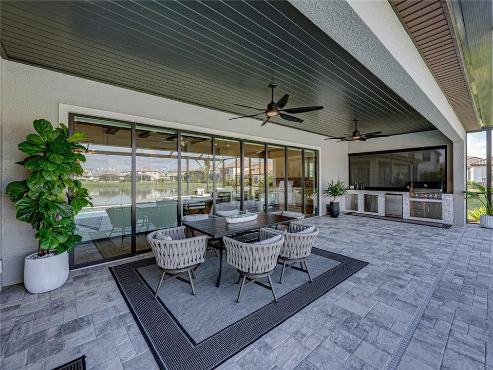 For Sale: $895,000 (4 beds, 3 baths, 2552 Square Feet)