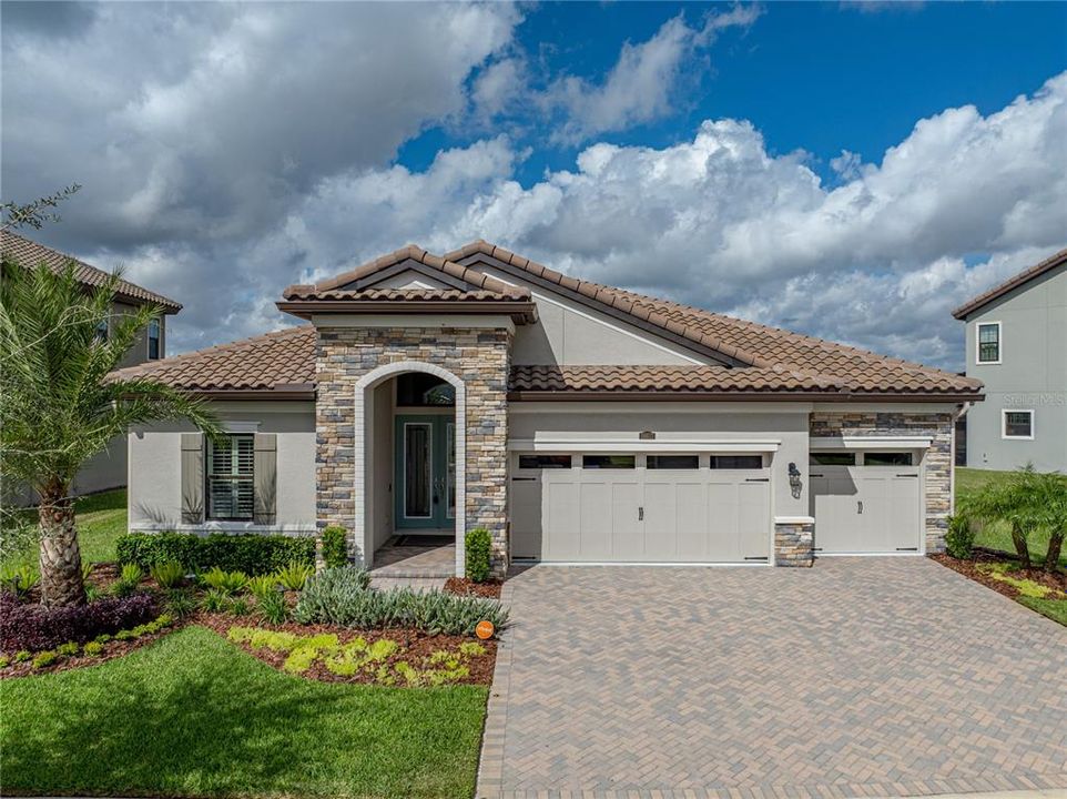 For Sale: $895,000 (4 beds, 3 baths, 2552 Square Feet)