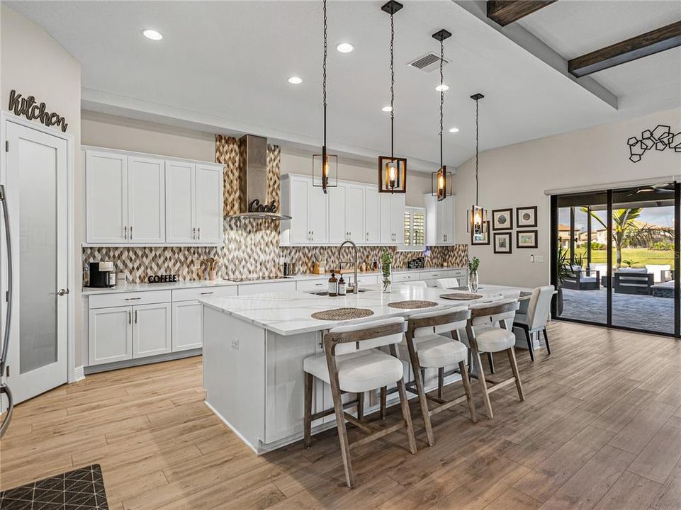 For Sale: $895,000 (4 beds, 3 baths, 2552 Square Feet)