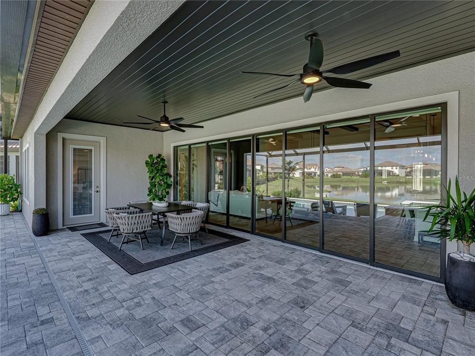 For Sale: $895,000 (4 beds, 3 baths, 2552 Square Feet)