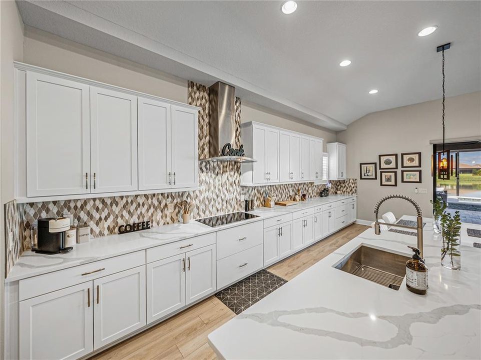 For Sale: $895,000 (4 beds, 3 baths, 2552 Square Feet)