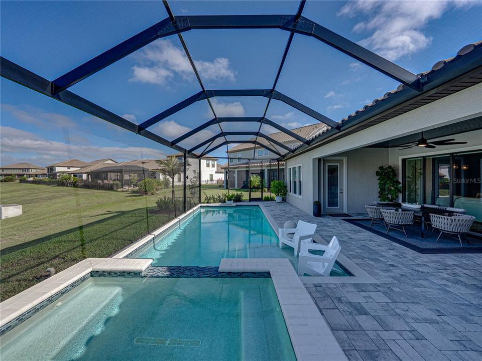 For Sale: $895,000 (4 beds, 3 baths, 2552 Square Feet)