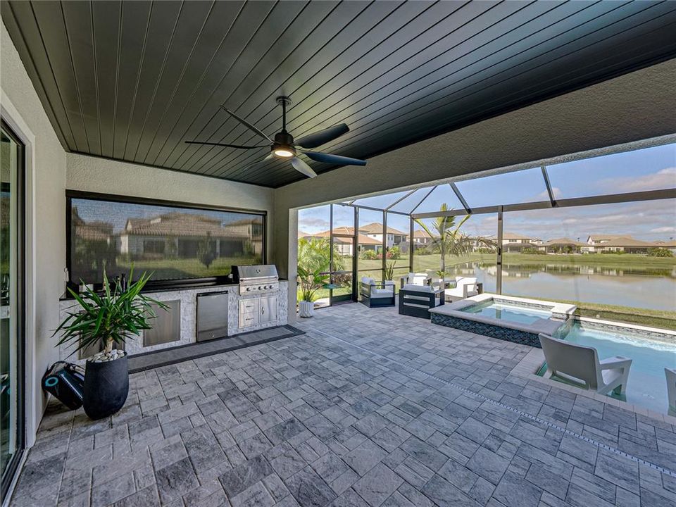 For Sale: $895,000 (4 beds, 3 baths, 2552 Square Feet)