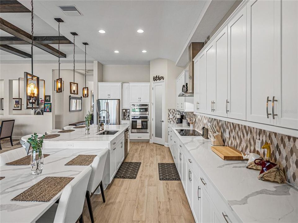 For Sale: $895,000 (4 beds, 3 baths, 2552 Square Feet)