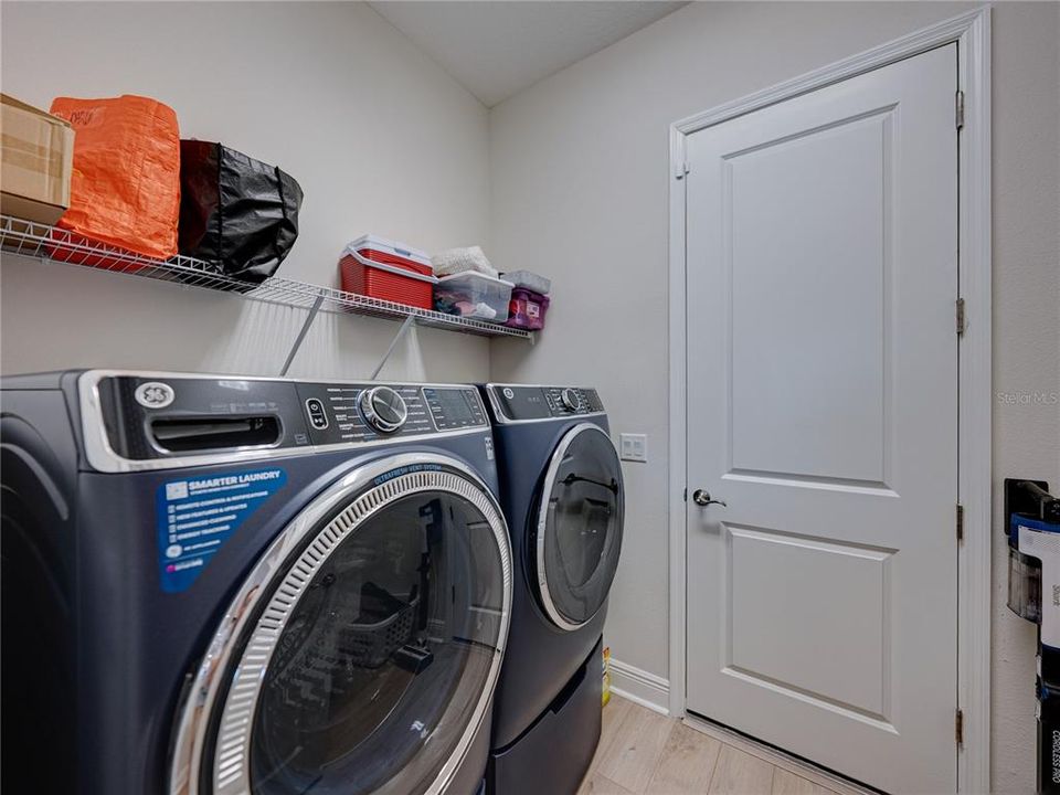 For Sale: $895,000 (4 beds, 3 baths, 2552 Square Feet)