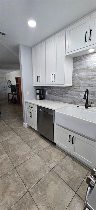 На продажу: $125,000 (2 спален, 2 ванн, 805 Квадратных фут)