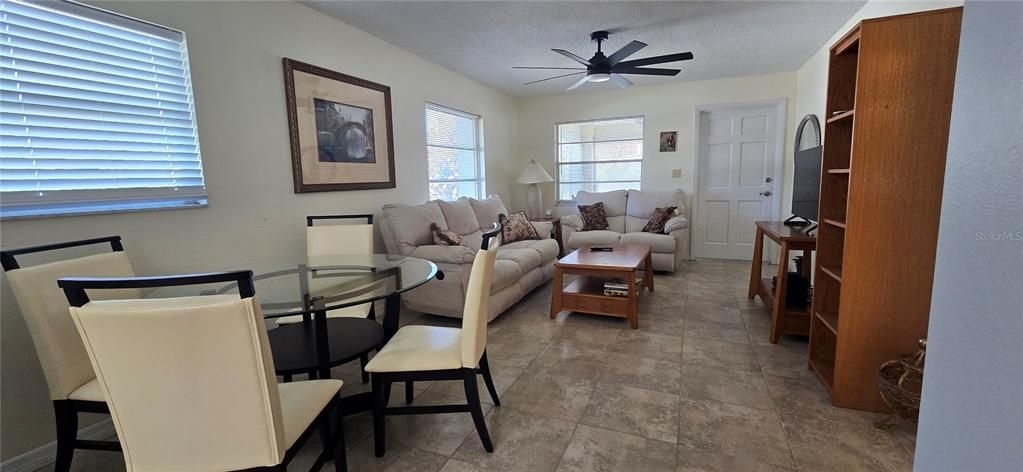 На продажу: $125,000 (2 спален, 2 ванн, 805 Квадратных фут)