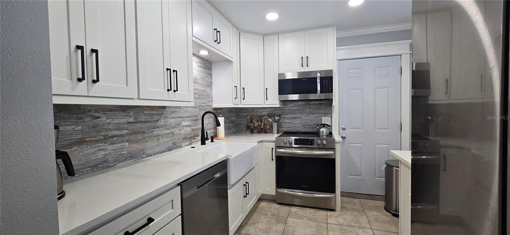 На продажу: $125,000 (2 спален, 2 ванн, 805 Квадратных фут)