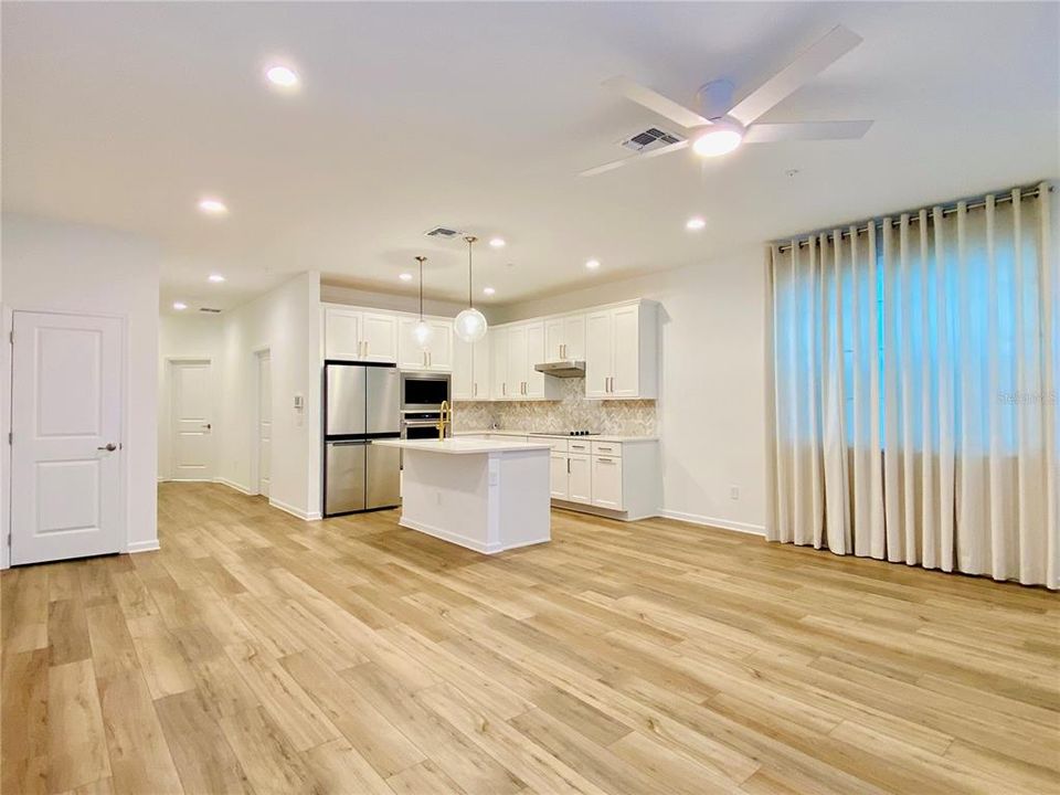 For Rent: $2,895 (4 beds, 3 baths, 1995 Square Feet)