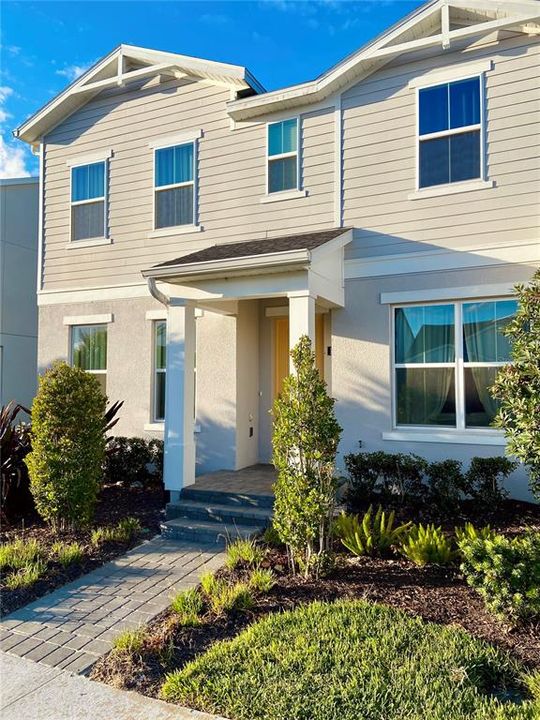 For Rent: $2,895 (4 beds, 3 baths, 1995 Square Feet)