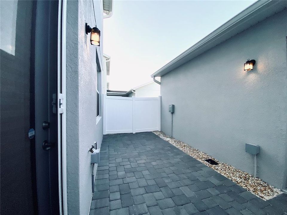 For Rent: $2,895 (4 beds, 3 baths, 1995 Square Feet)