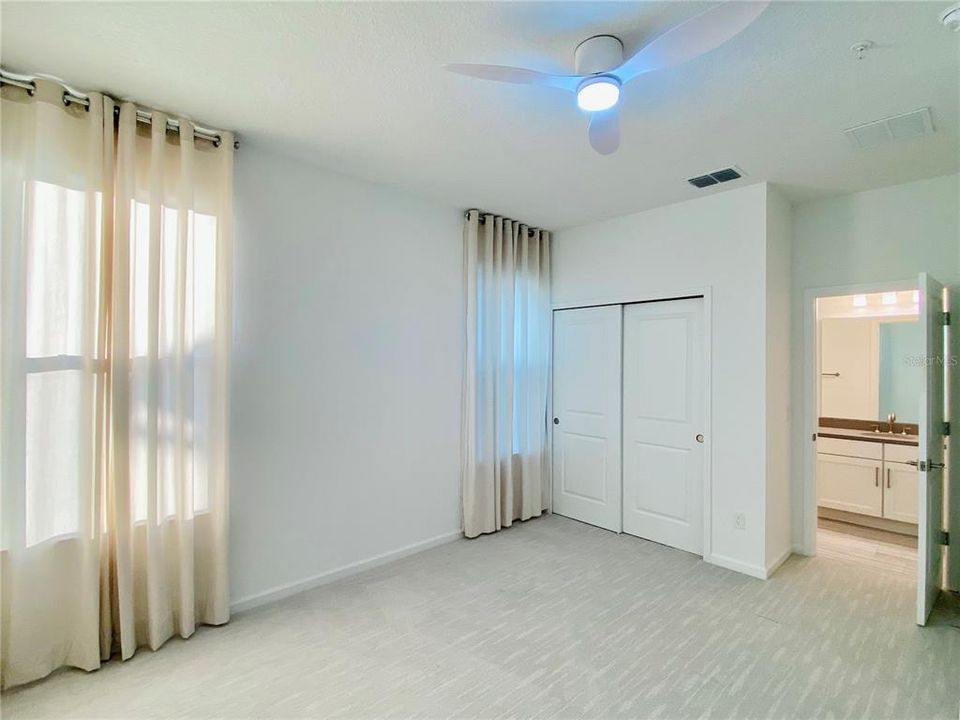 For Rent: $2,895 (4 beds, 3 baths, 1995 Square Feet)