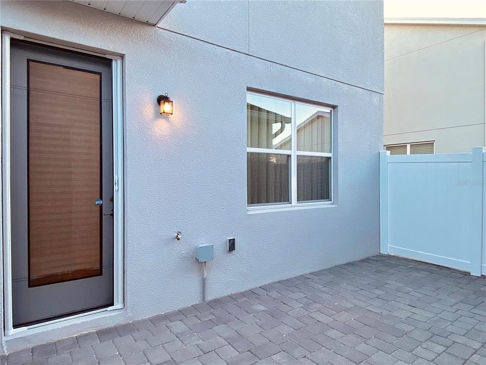 For Rent: $2,895 (4 beds, 3 baths, 1995 Square Feet)