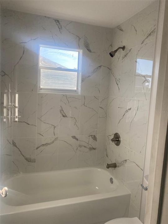 出租: $2,000 (4 贝兹, 2 浴室, 2780 平方英尺)