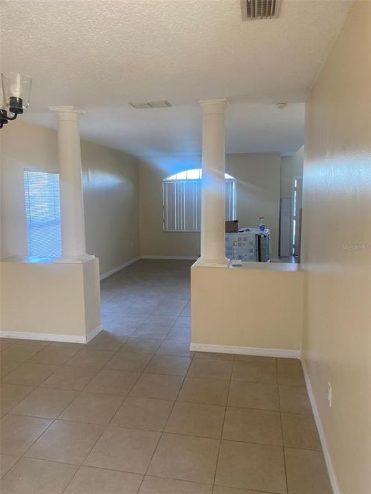 出租: $2,000 (4 贝兹, 2 浴室, 2780 平方英尺)