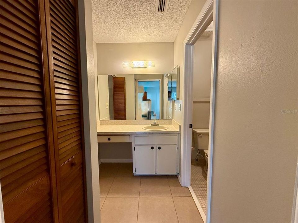 В аренду: $1,450 (2 спален, 2 ванн, 1038 Квадратных фут)