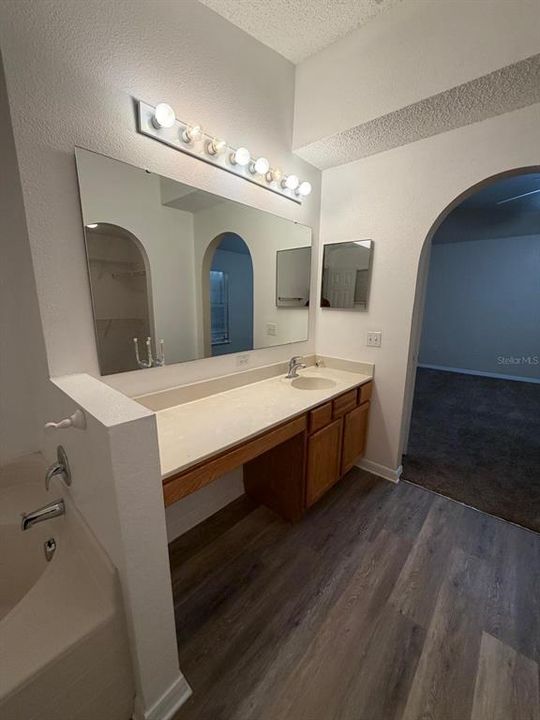 For Sale: $349,000 (4 beds, 2 baths, 1874 Square Feet)