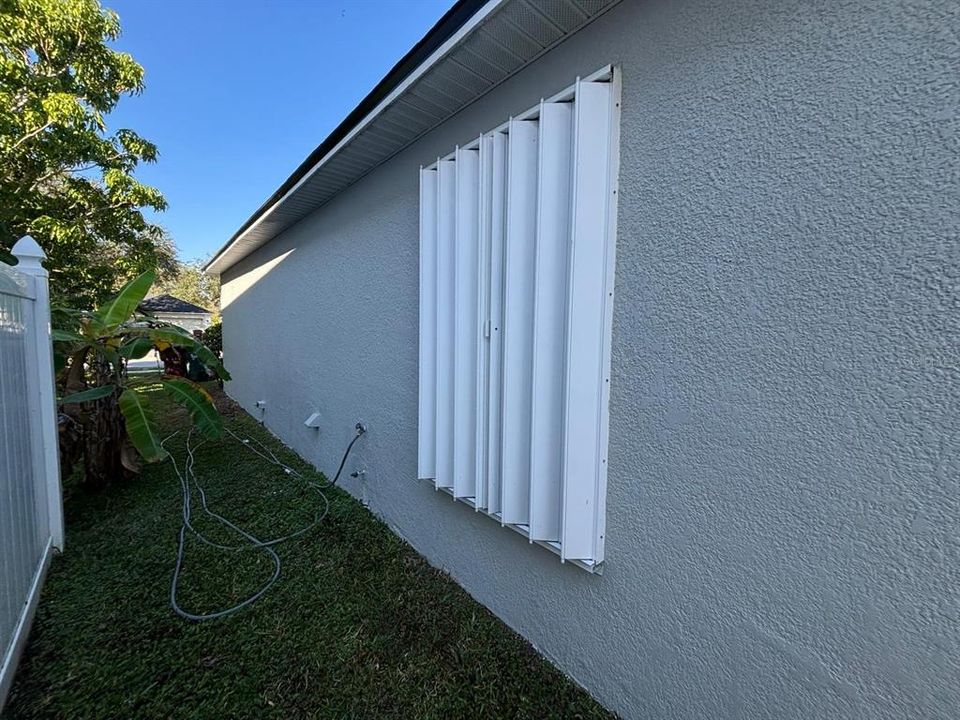 For Sale: $349,000 (4 beds, 2 baths, 1874 Square Feet)