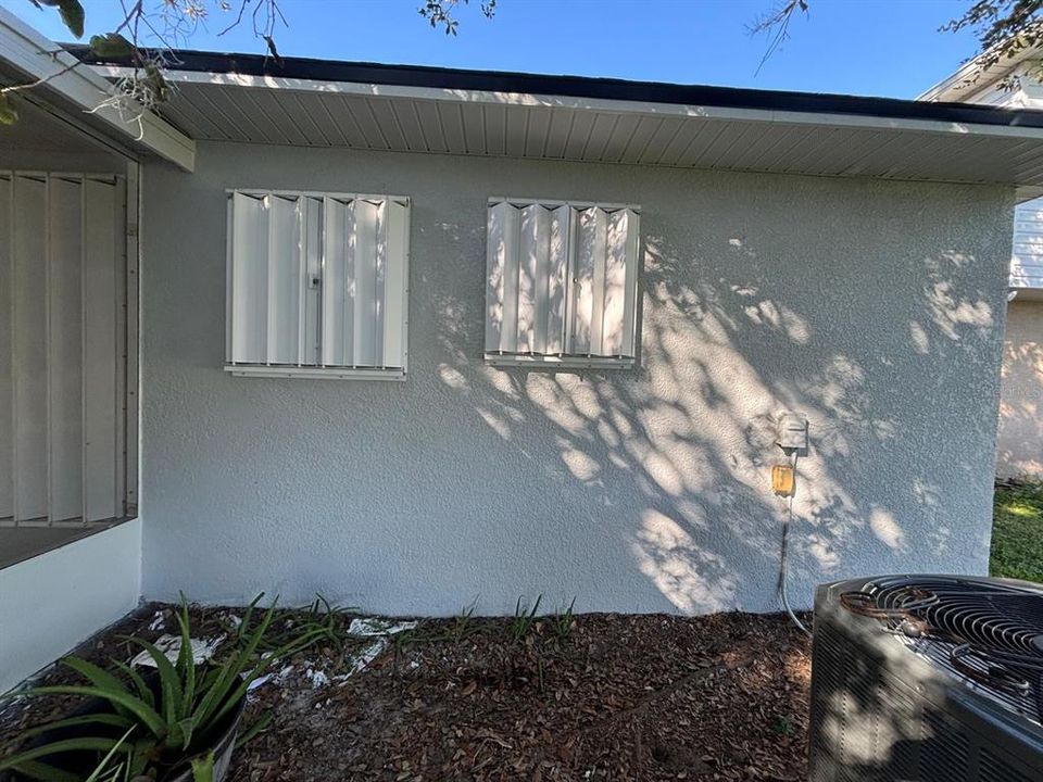 For Sale: $349,000 (4 beds, 2 baths, 1874 Square Feet)